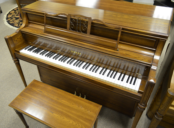 Yamaha Oak Console - Upright - Console Pianos